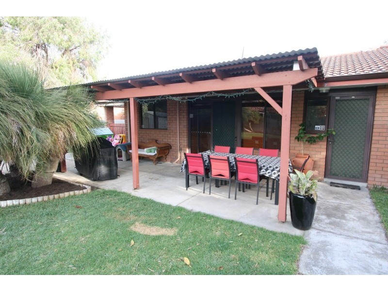 12 Yarle Court, Cooloongup WA 6168