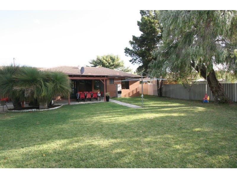 12 Yarle Court, Cooloongup WA 6168