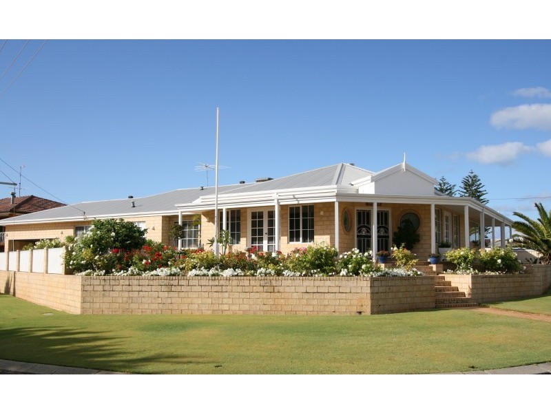 6 Ernest Street, Safety Bay WA 6169