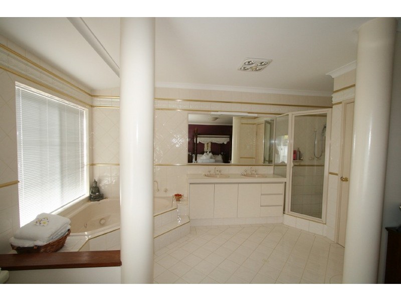 6 Ernest Street, Safety Bay WA 6169