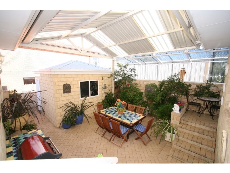 6 Ernest Street, Safety Bay WA 6169