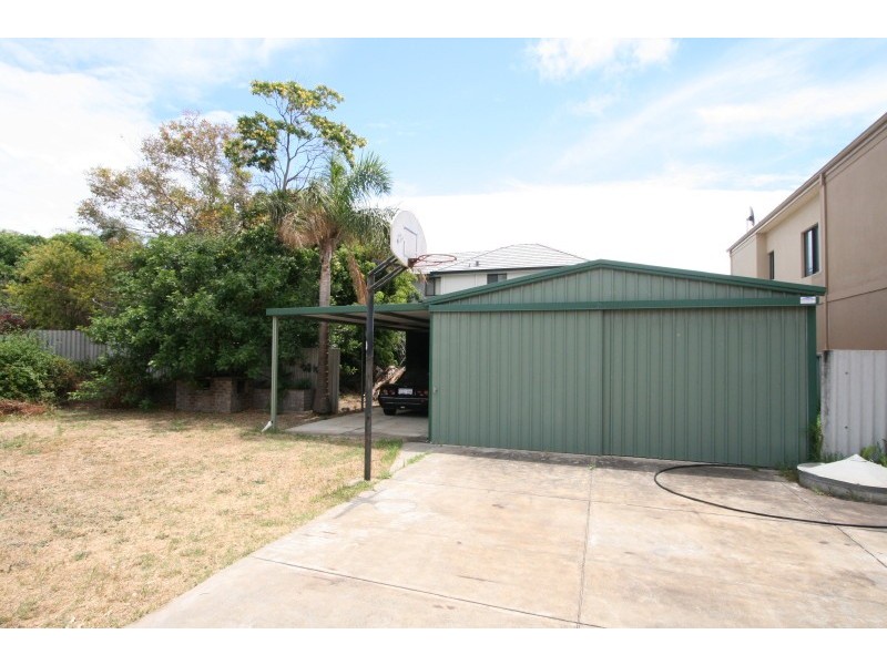 32 Lewington Street, Rockingham WA 6168