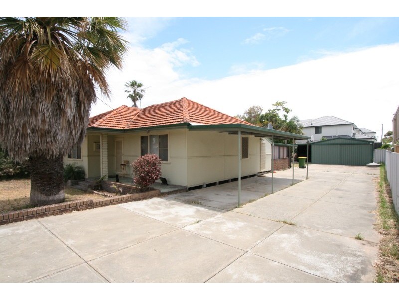 32 Lewington Street, Rockingham WA 6168