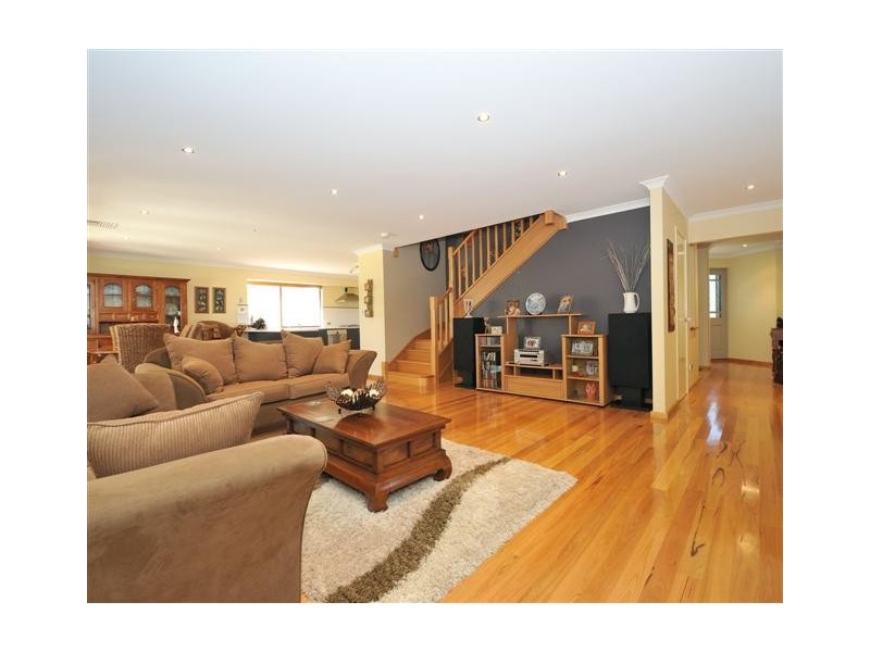 16 Tangier Parkway, Port Kennedy WA 6172