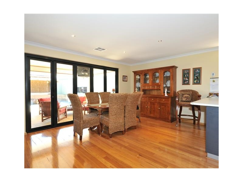 16 Tangier Parkway, Port Kennedy WA 6172