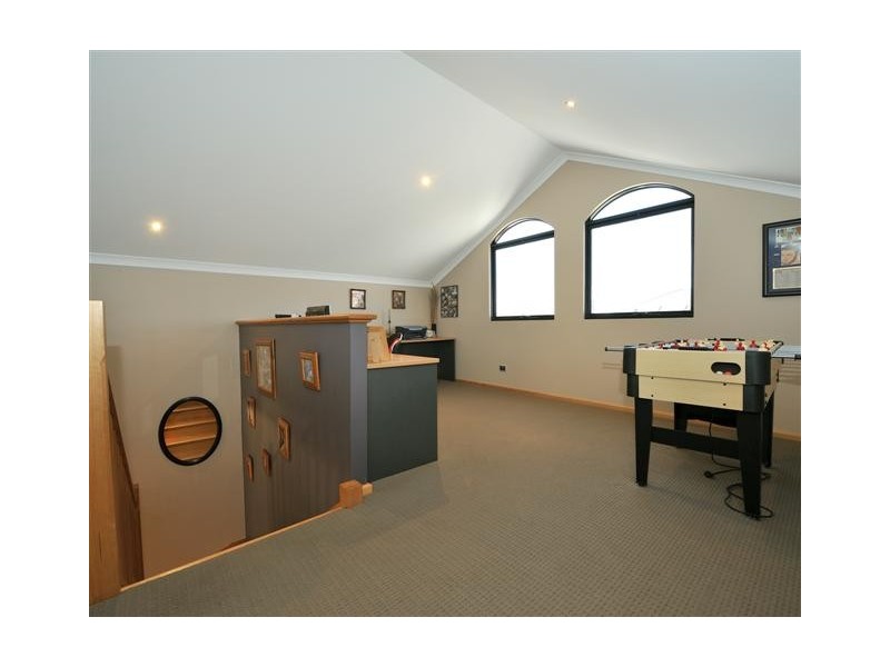 16 Tangier Parkway, Port Kennedy WA 6172