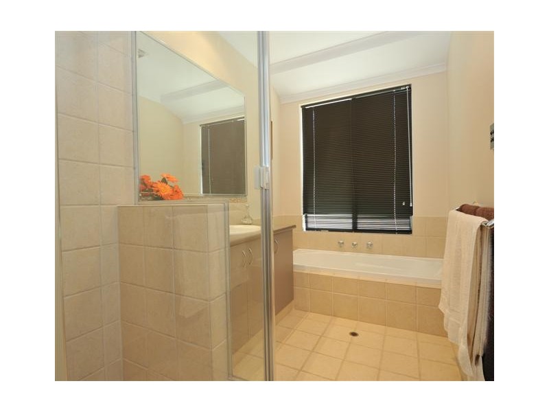 16 Tangier Parkway, Port Kennedy WA 6172