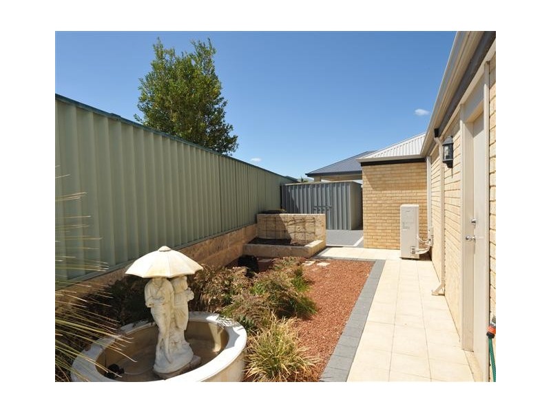 16 Tangier Parkway, Port Kennedy WA 6172
