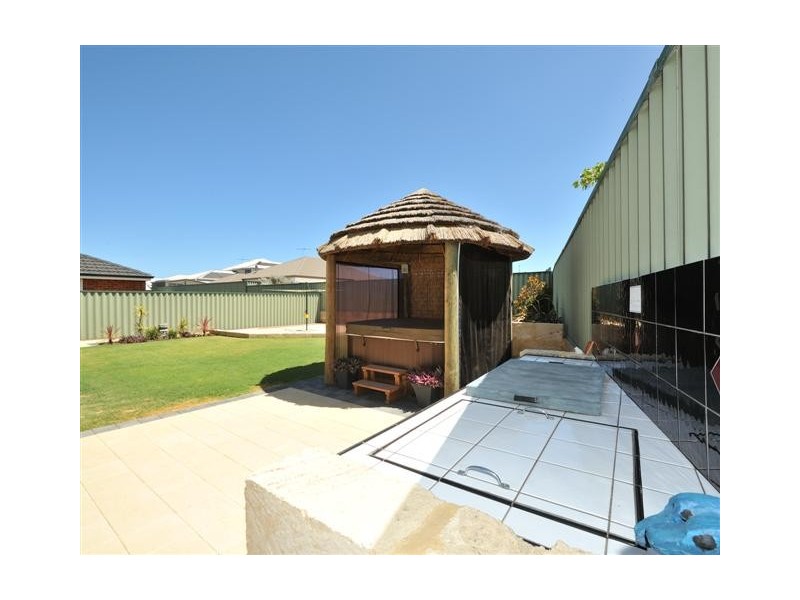 16 Tangier Parkway, Port Kennedy WA 6172