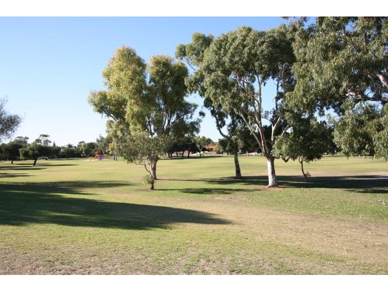 17 Barbrook Way, Warnbro WA 6169