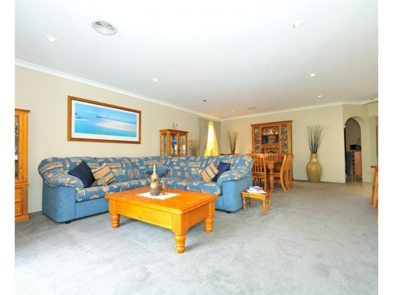 12 Glencoe Place, Cooloongup WA 6168