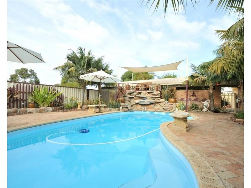 12 Glencoe Place, Cooloongup WA 6168