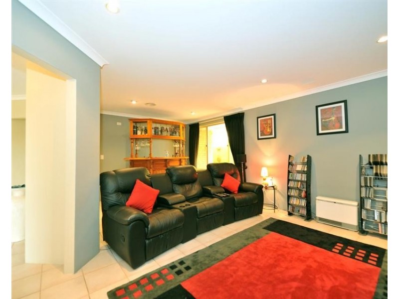 12 Glencoe Place, Cooloongup WA 6168