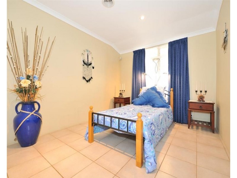 12 Glencoe Place, Cooloongup WA 6168