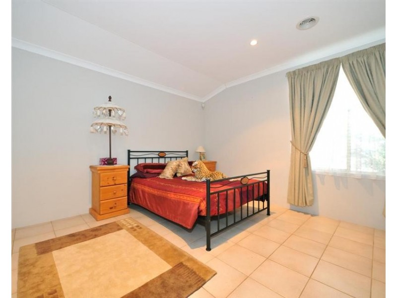 12 Glencoe Place, Cooloongup WA 6168