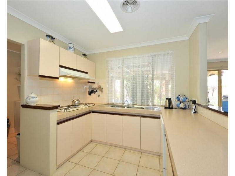 12 Glencoe Place, Cooloongup WA 6168