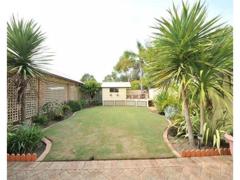 12 Glencoe Place, Cooloongup WA 6168