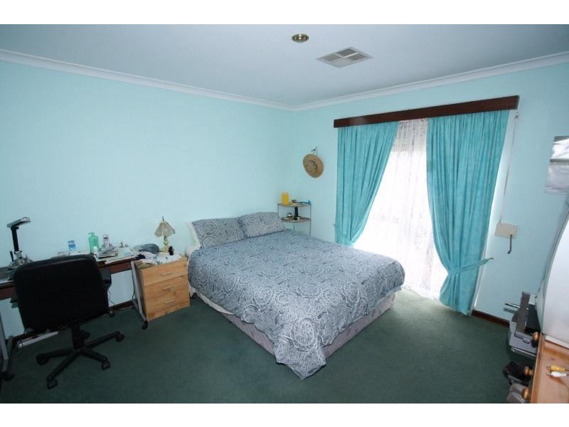 16 Apus Close, Rockingham WA 6168