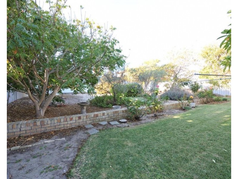 260 Safety Bay Road, Safety Bay WA 6169