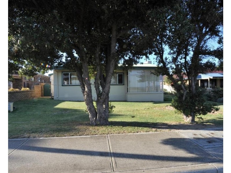 260 Safety Bay Road, Safety Bay WA 6169