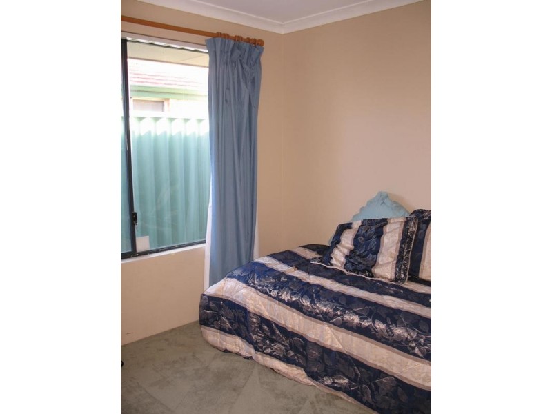 48 Sarah Ann Crescent, Warnbro WA 6169