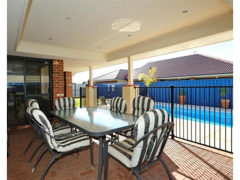 28 Oceanrunner Boulevard, Shoalwater WA 6169