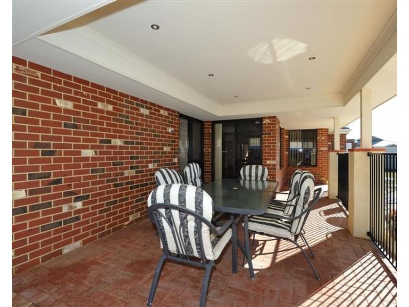 28 Oceanrunner Boulevard, Shoalwater WA 6169