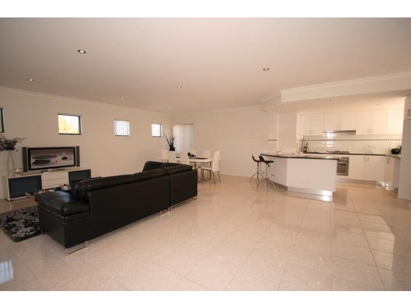 17C Lewington Street, Rockingham WA 6168