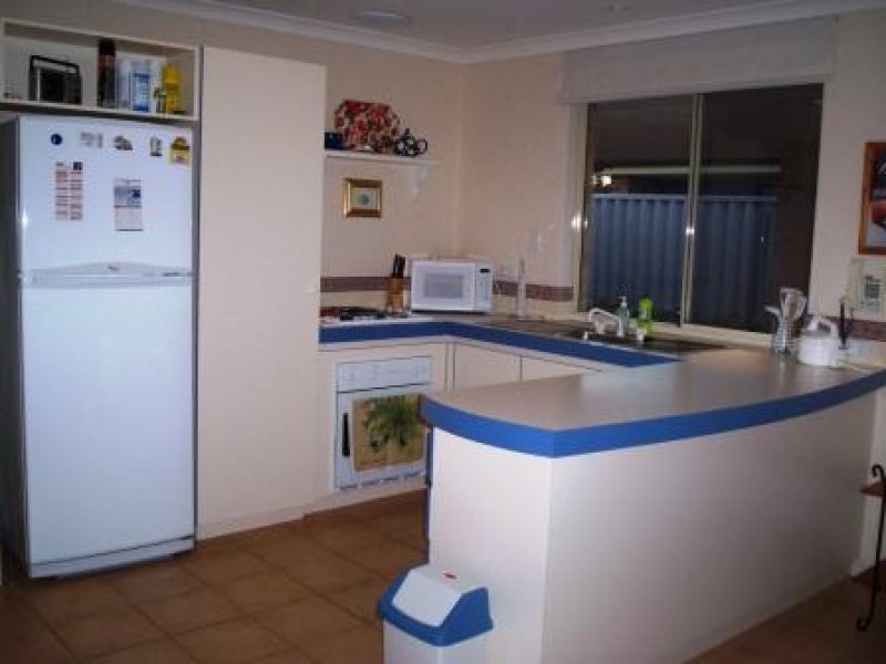 40 Grand Ocean Boulevard, Port Kennedy WA 6172