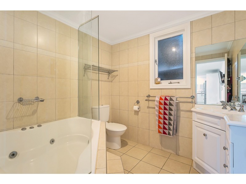 9 St Lawrence Avenue, Croydon SA 5008
