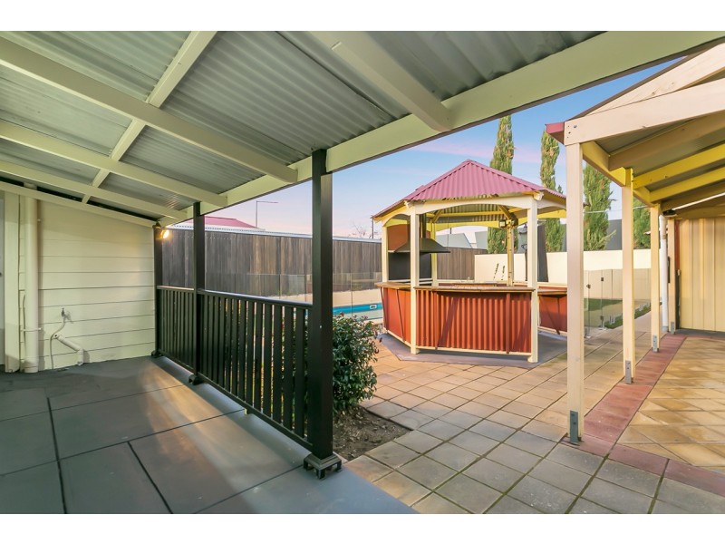 9 St Lawrence Avenue, Croydon SA 5008