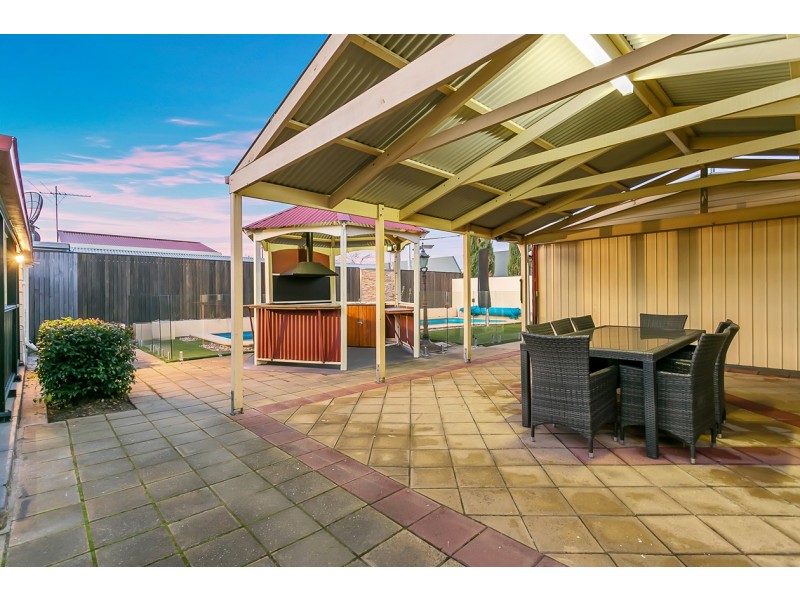 9 St Lawrence Avenue, Croydon SA 5008