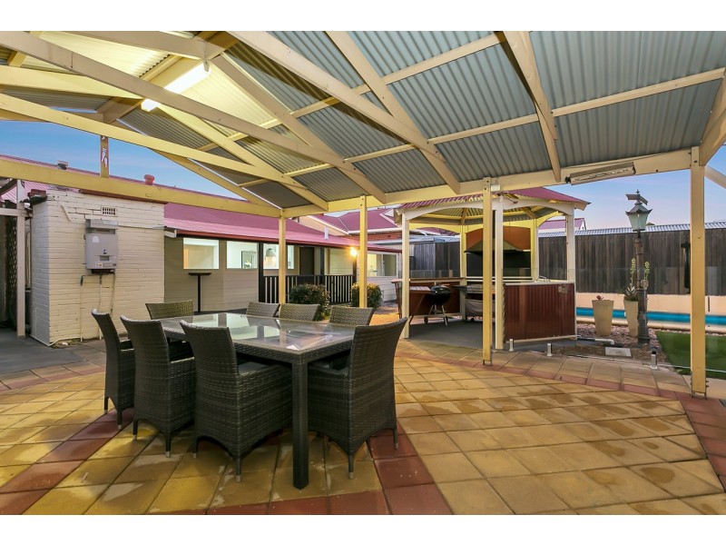9 St Lawrence Avenue, Croydon SA 5008