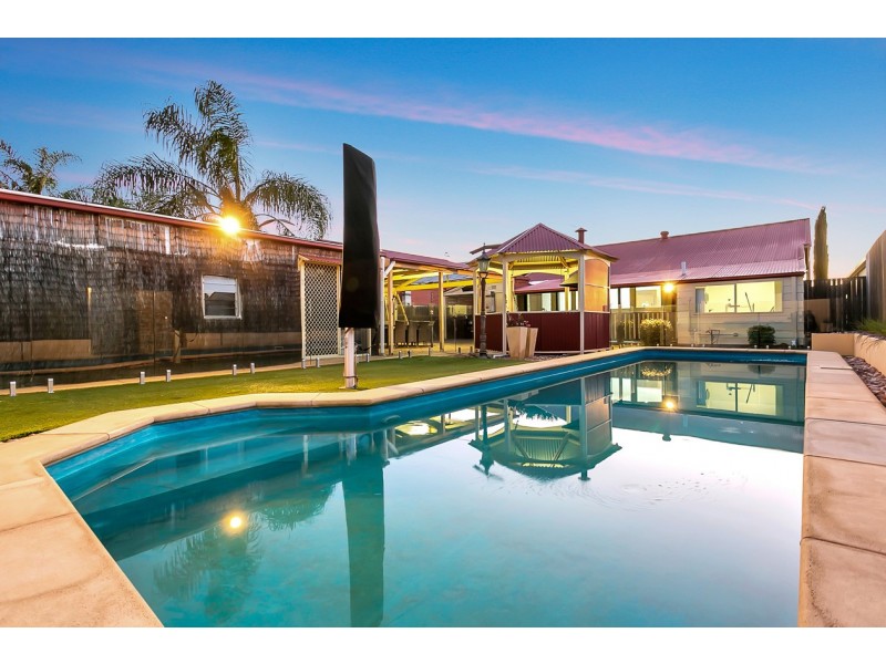 9 St Lawrence Avenue, Croydon SA 5008