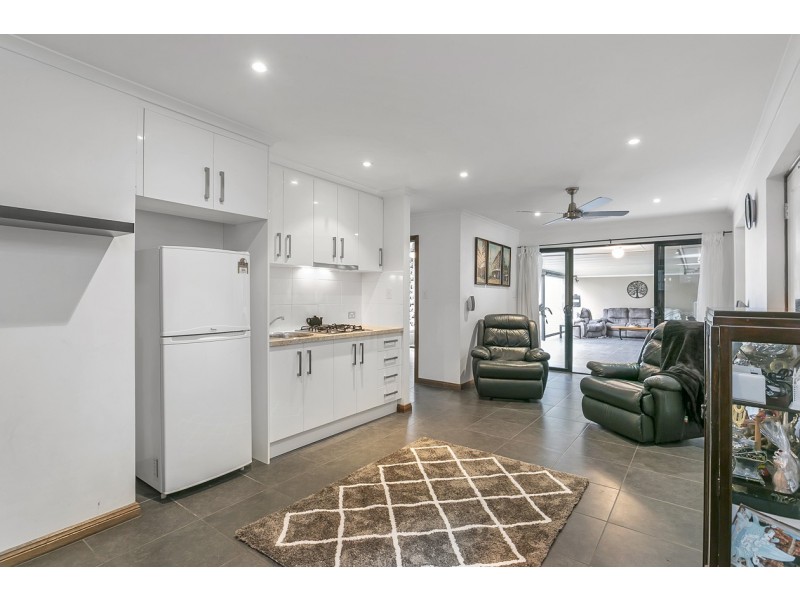 4 Pioneer Circuit, Queenstown SA 5014