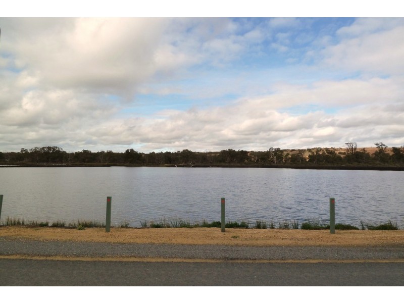 Berth 70 Pelican Drive, Mannum SA 5238