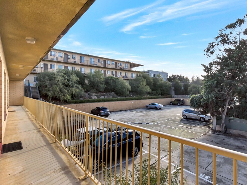 33/180 Seaview Rd, Henley Beach South SA 5022