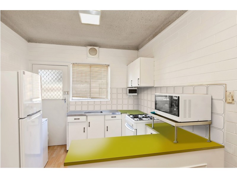 1/3 Shirley Crescent, West Beach SA 5024