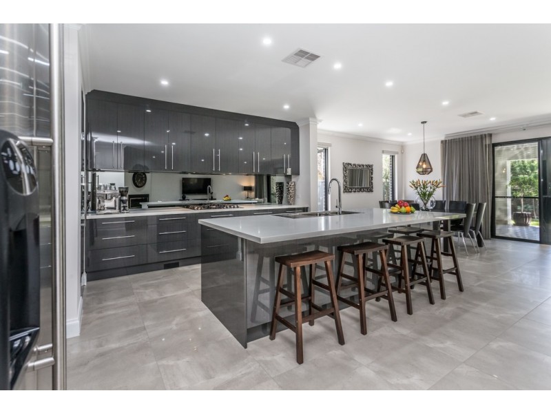 1 Egmont Terrace, Erindale SA 5066