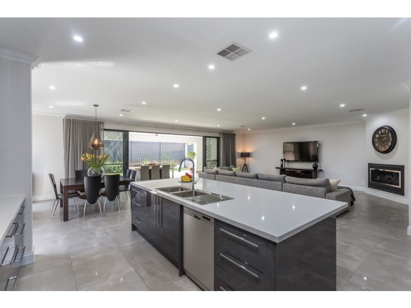 1 Egmont Terrace, Erindale SA 5066