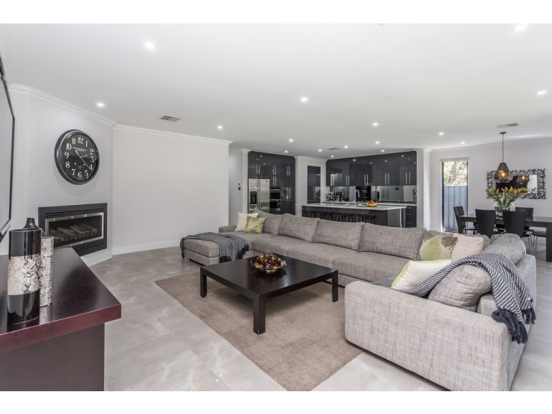 1 Egmont Terrace, Erindale SA 5066