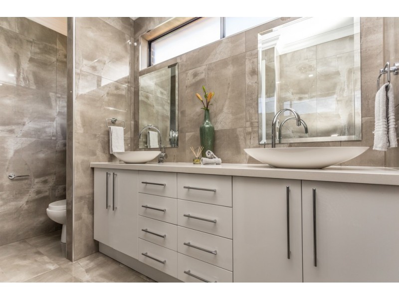 1 Egmont Terrace, Erindale SA 5066