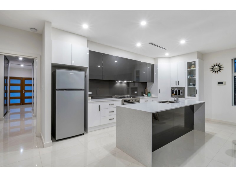 18 Crispian Street, Fulham SA 5024