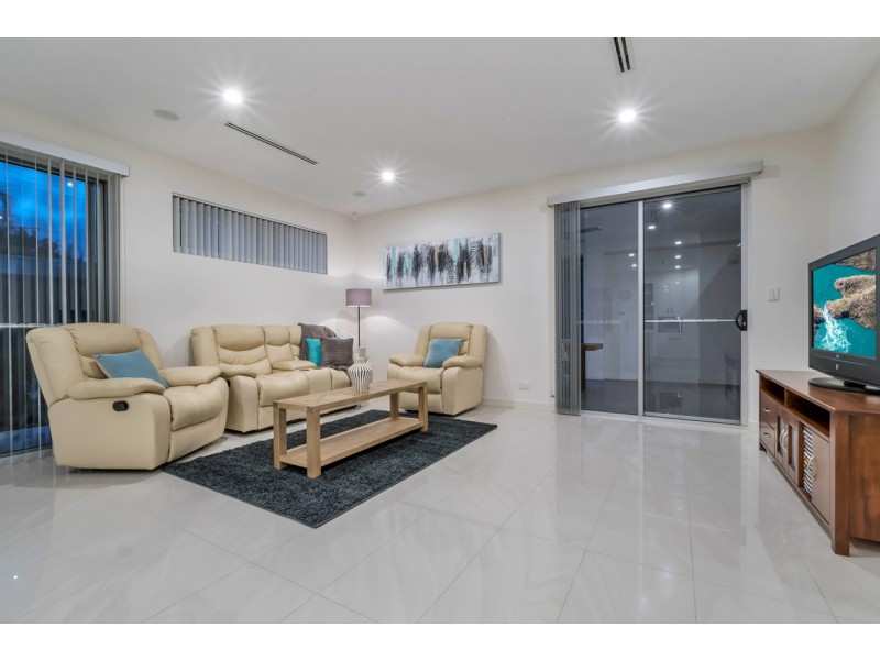 18 Crispian Street, Fulham SA 5024