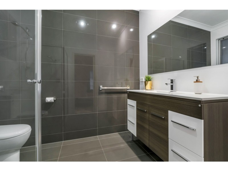 18 Crispian Street, Fulham SA 5024