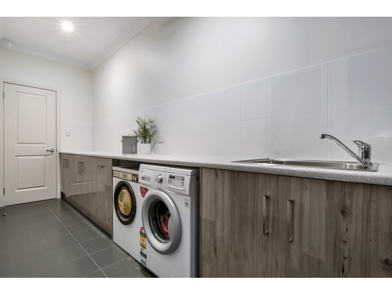 18 Crispian Street, Fulham SA 5024