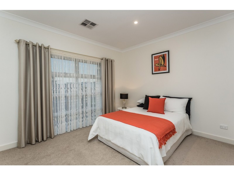 18 Crispian Street, Fulham SA 5024