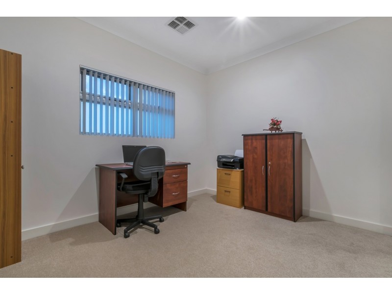 18 Crispian Street, Fulham SA 5024