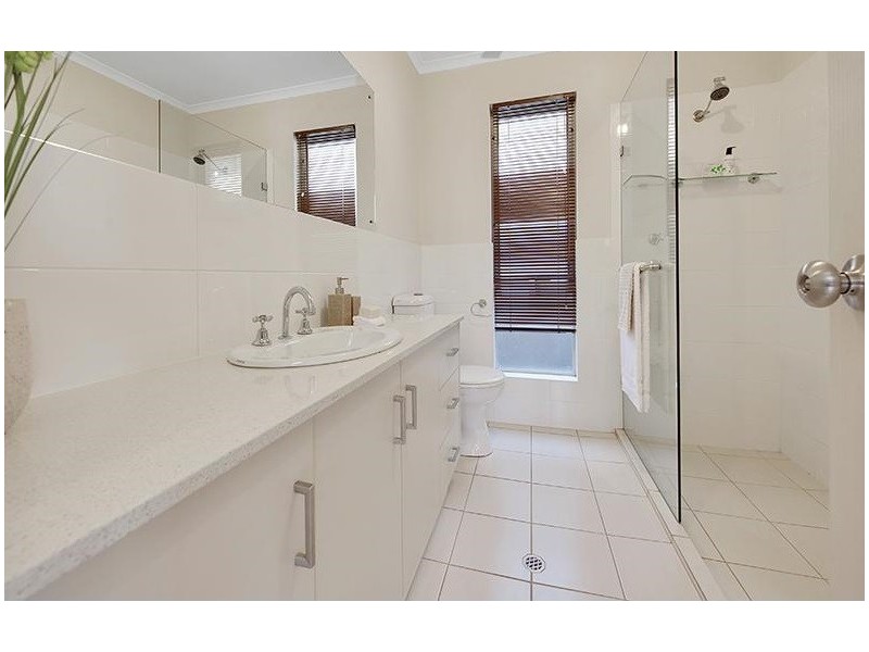 19 Dudley St, Mansfield Park SA 5012