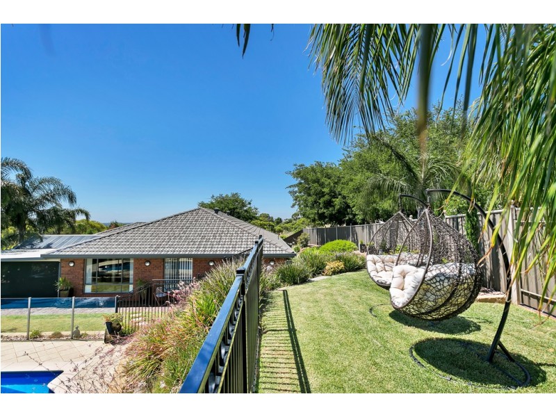 25 Trowbridge Circuit, Gulfview Heights SA 5096